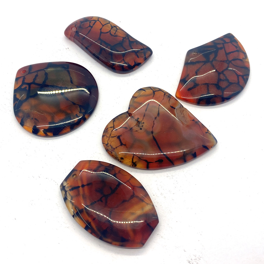 世界第一颗人造钻石合成成功时