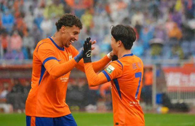 山东泰山逆转北京国安积分清零 张弛退役仪式圆