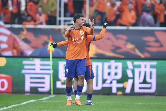 山东泰山逆转北京国安积分清零 张弛退役仪式圆