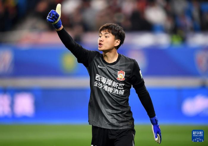 青岛海牛主场0比0逼平青岛西海岸，激战90分钟难