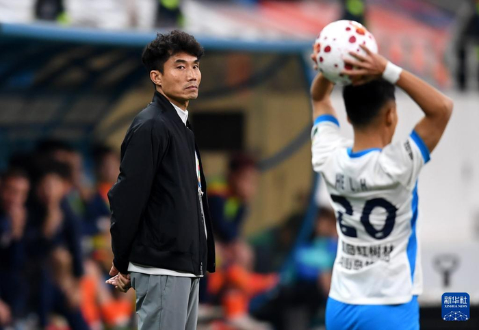 青岛海牛主场0比0逼平青岛西海岸，激战90分钟难