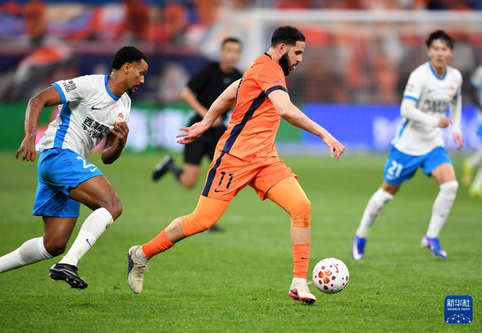 青岛海牛主场0比0逼平青岛西海岸，激战90分钟难