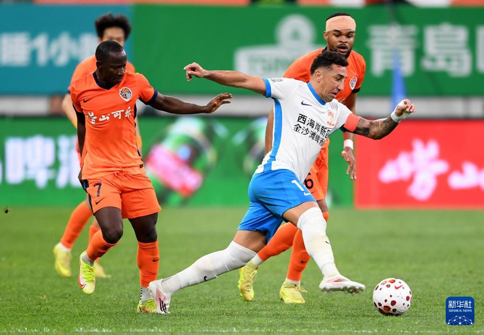 青岛海牛主场0比0逼平青岛西海岸，激战90分钟难