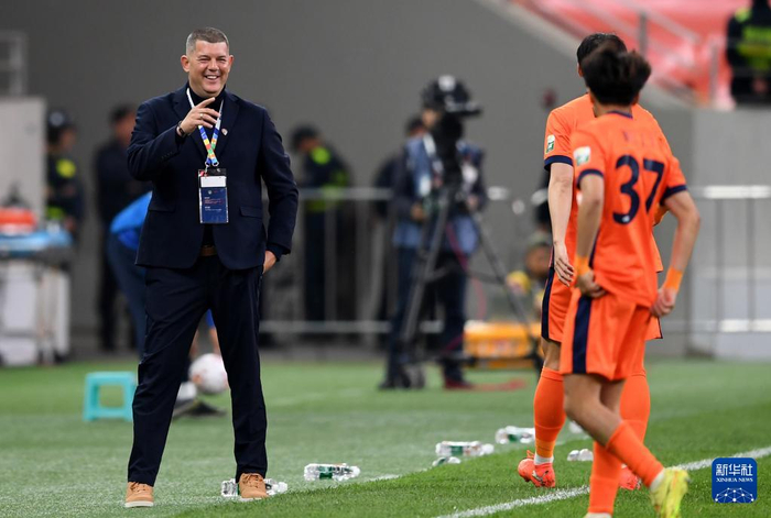 青岛海牛主场0比0逼平青岛西海岸，激战90分钟难